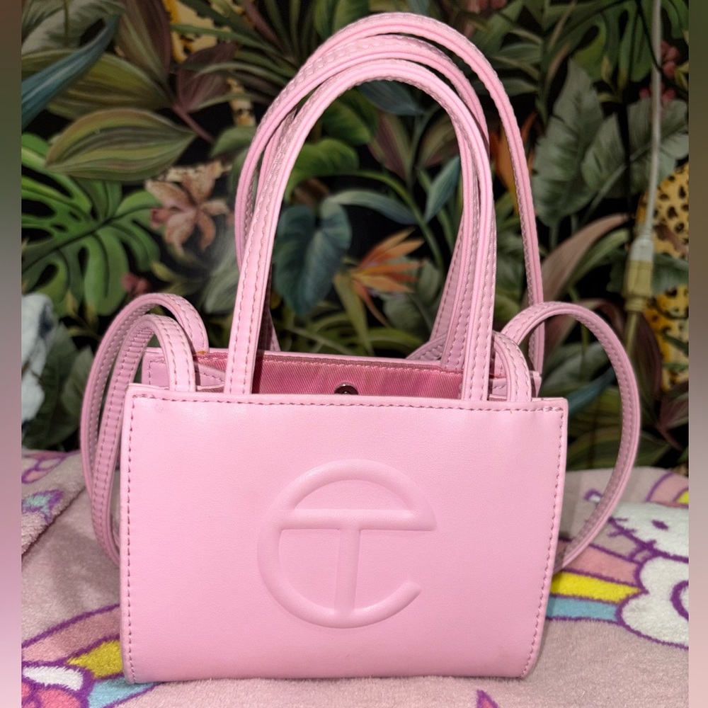 Small ‘bubblegum’ telfar